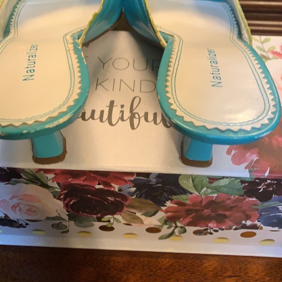 Naturalizer Teal and Green Slides, Size 8-1/2 M - Picture 4 of 8